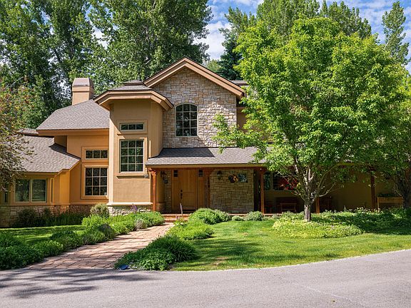 3rd image of 124 Deer Valley Ln