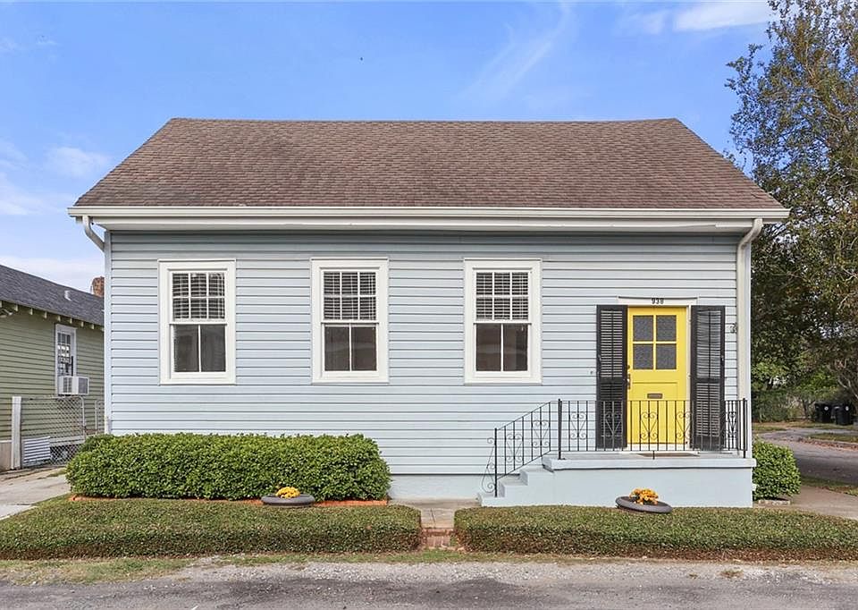 1st image of 938 Dante St