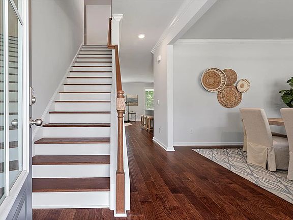 5th image of 208 Cherry Grove Drive