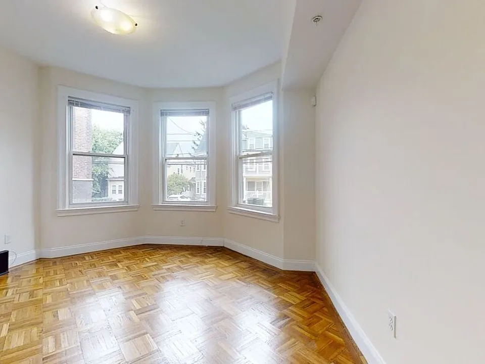 51 Ashford St #4