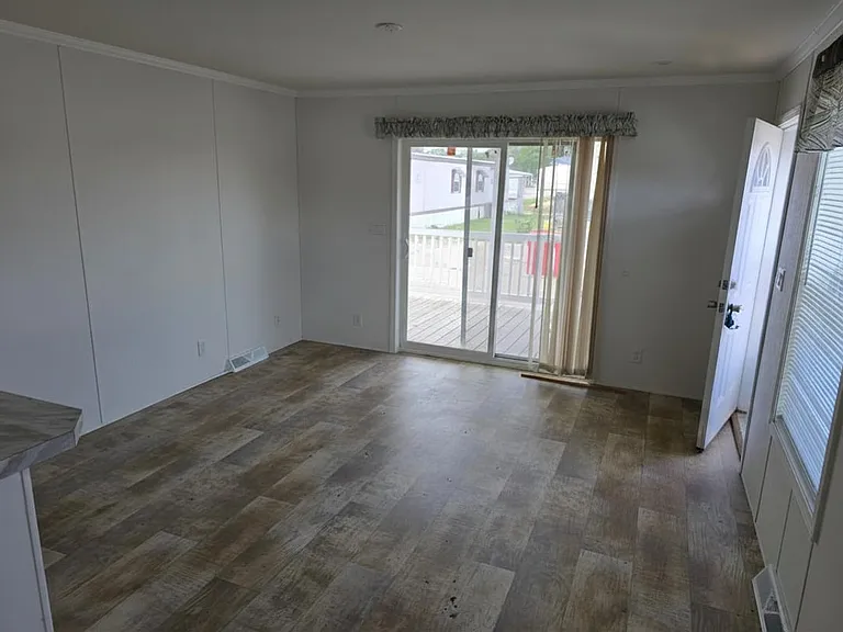 5425 Valley Dr #18 — Photo 3