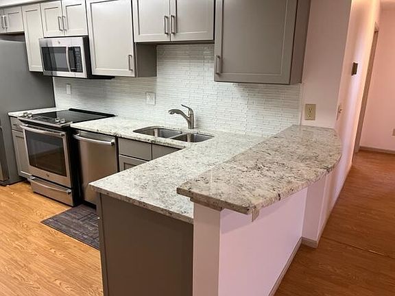 4th image of 370 Villa Oaks Ln