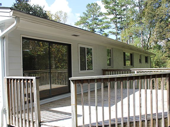 2nd image of 2505 Leslie Dr