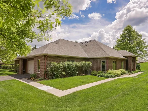 137 Deerwood Ct, Hudson, WI 54016