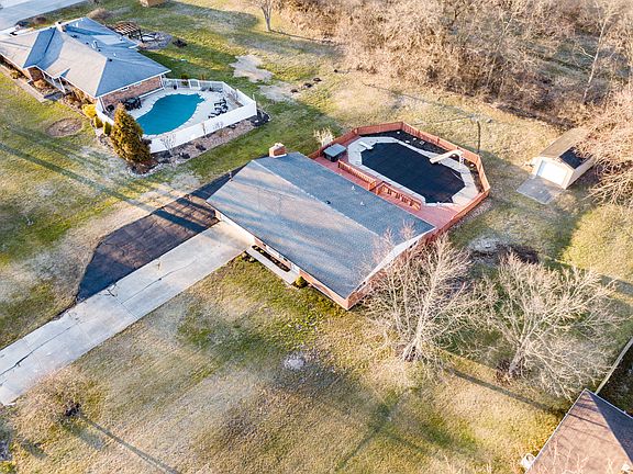 3rd image of 530 Hoffmann Ave