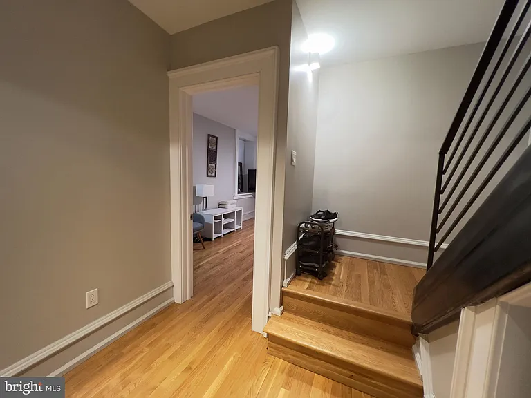 2126 Locust St #1R — Photo 32