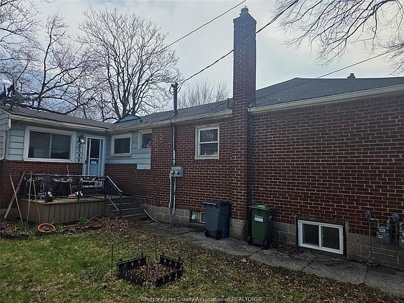 2nd image of 3531 Peter St
