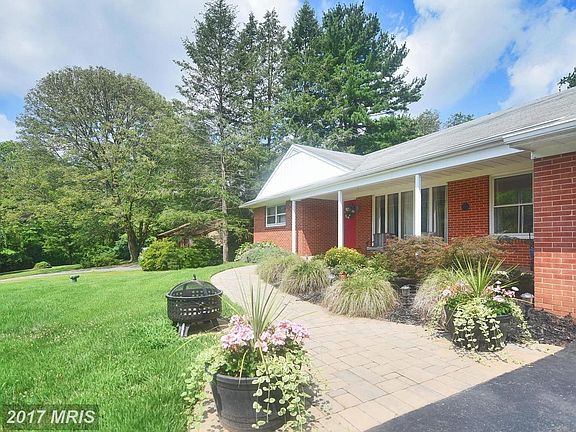 Just look at how this home welcomes you