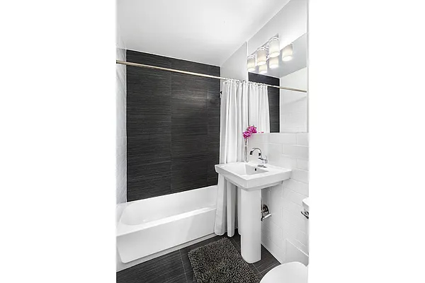 Sold by Warburg | media 8