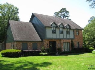5911 Foxcroft Rd, Tyler, TX 75703