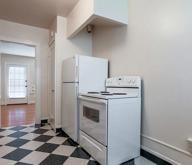 2310 NE Weidler St — Photo 6
