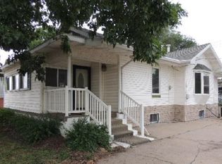1722 W 2nd St, Hastings, NE 68901