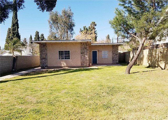 1st image of 937 N San Gorgonio Ave