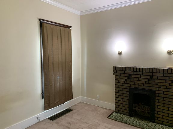 5th image of 1503 Woodbine Ave