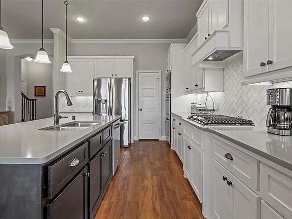 2nd image of 1306 Elizabeth St