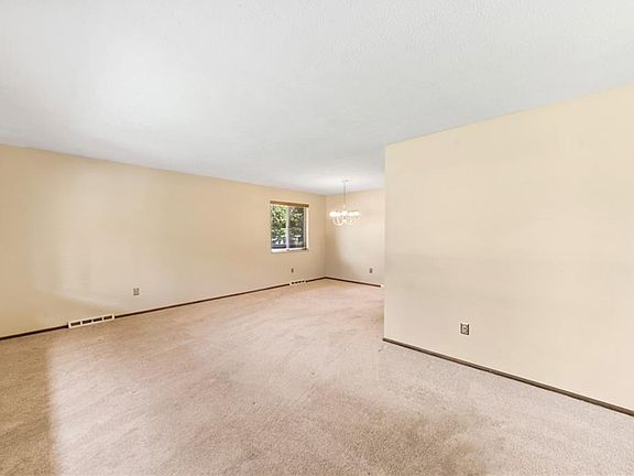 4th image of 5567 Elm Hill Dr