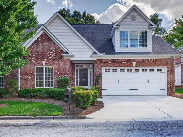 29 Hines Park Ln, Greensboro, NC 27455