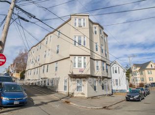 82 Gershom Ave APT 4, Lowell, MA 01854