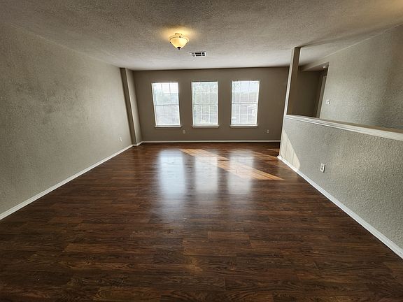 2nd image of 17503 Wiseman Dr