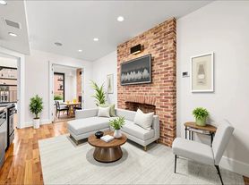 193 Bedford Ave, Brooklyn, NY