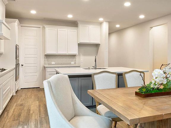 4th image of 3625 Watermill Way