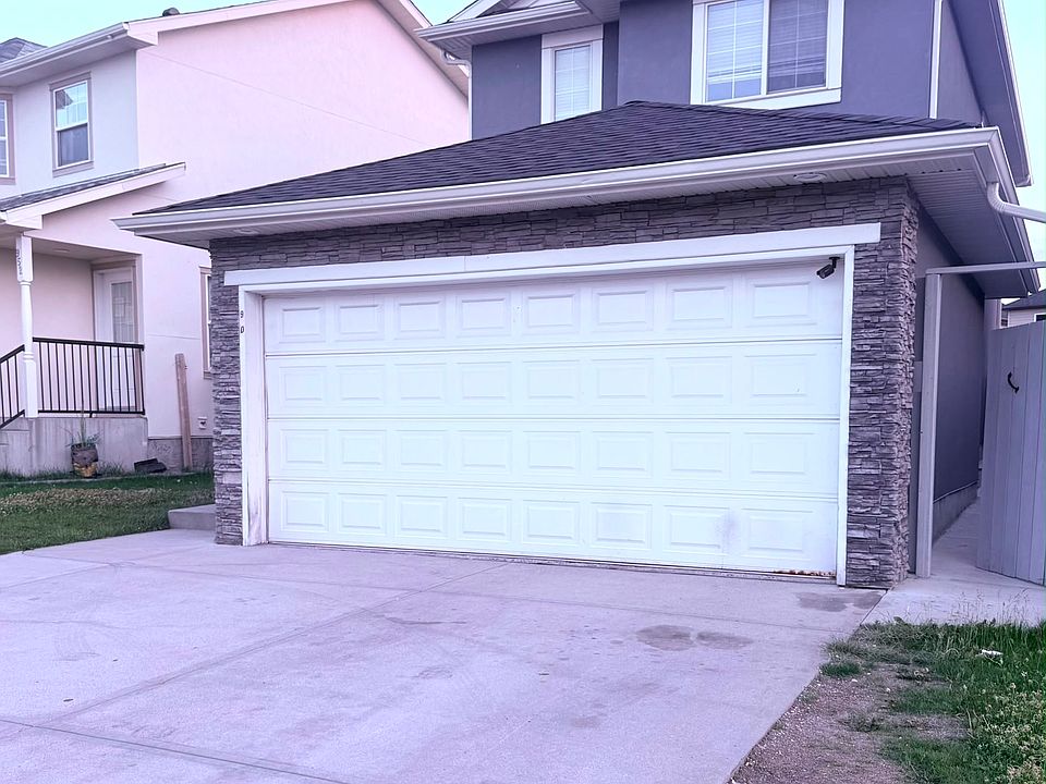 1st image of 960 Taradale Dr NE
