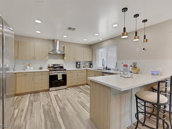 2nd image of 2715 E Hacienda Ave