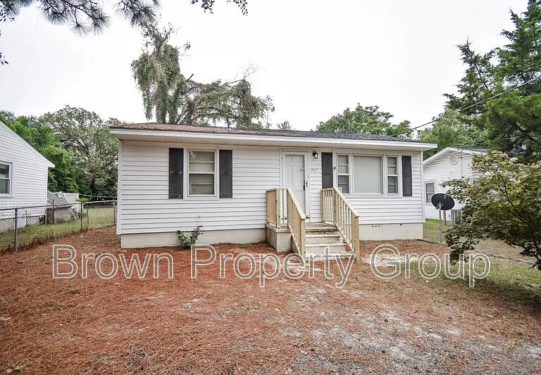 707 Veda St #B — Photo 2