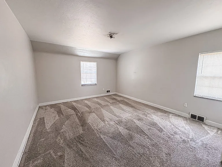 2710 Henderson Rd — Photo 10
