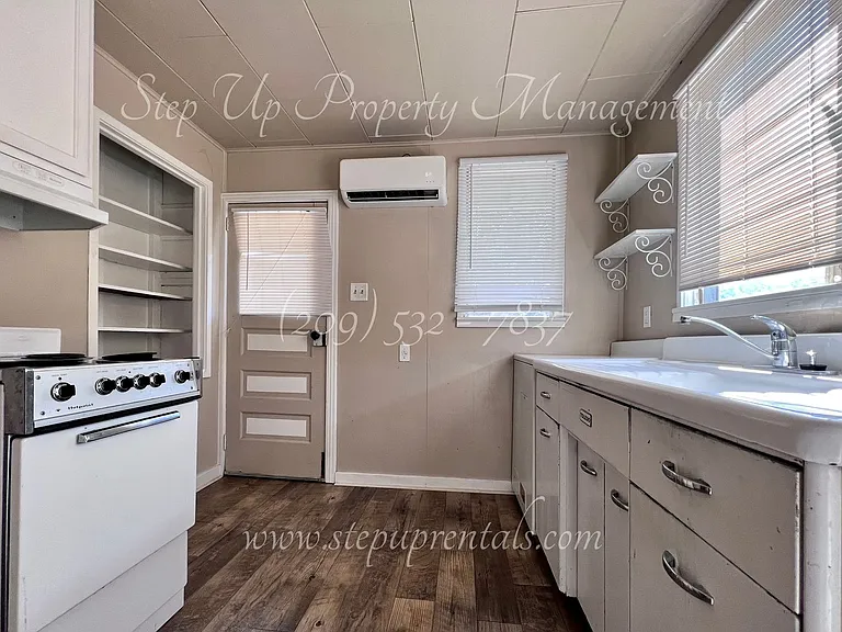 57 S Norlin St — Photo 6