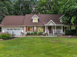 3349 Shimmons Rd, Auburn Hills, MI 48326