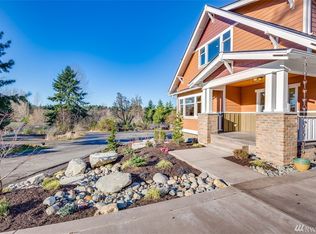 652 Pierce Ct NW, Bainbridge Island, WA 98110