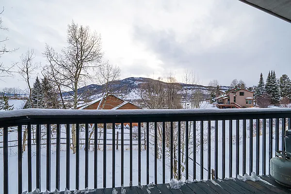 568 Tamarack Dr — Photo 2