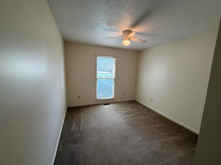6600 Walnut Cove Dr — Photo 17