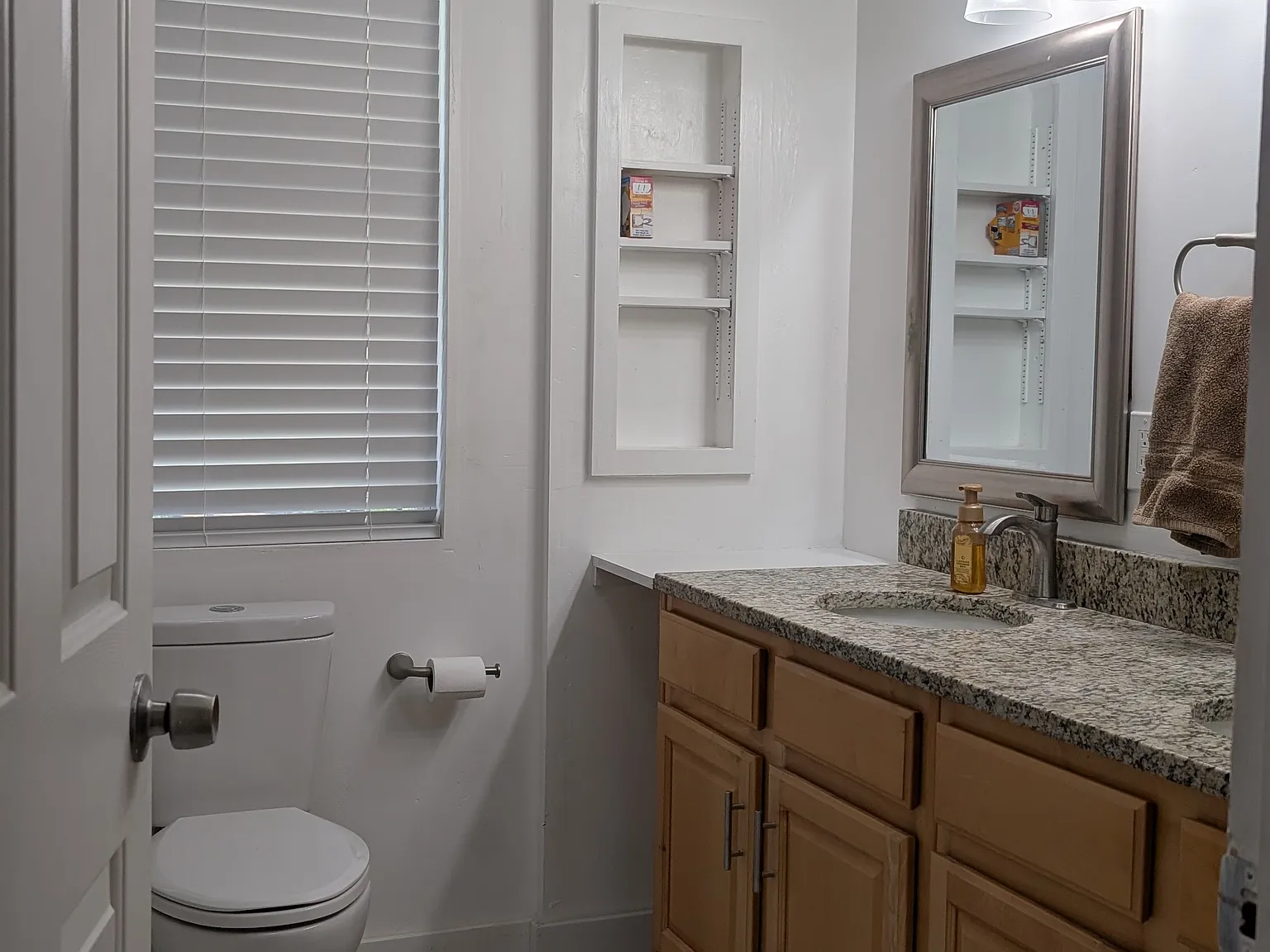 3 bed, 1224 sqft, $2,100 — Photo 3