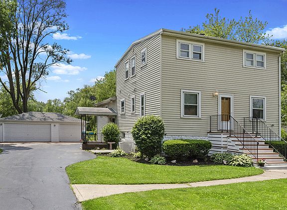 2nd image of 10823 Barry Ave