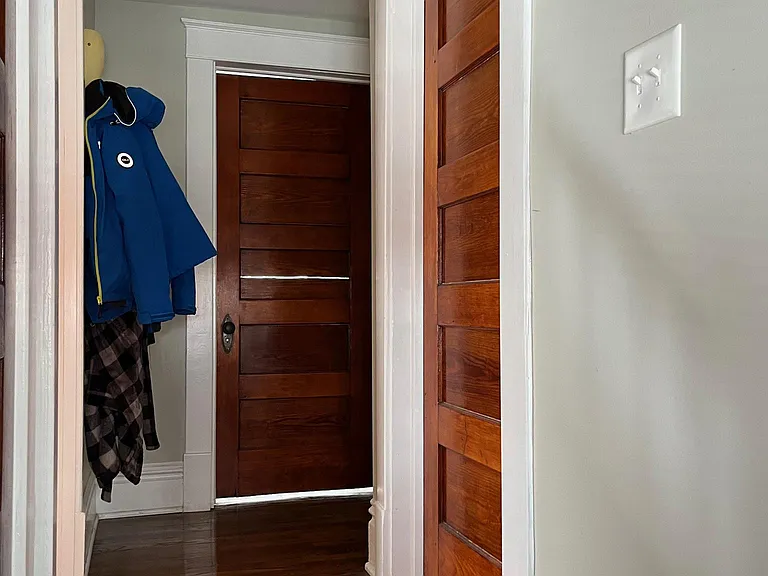 215 Custer Ave #B — Photo 4