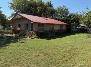 511 S 2nd St, Vinita, OK 74301