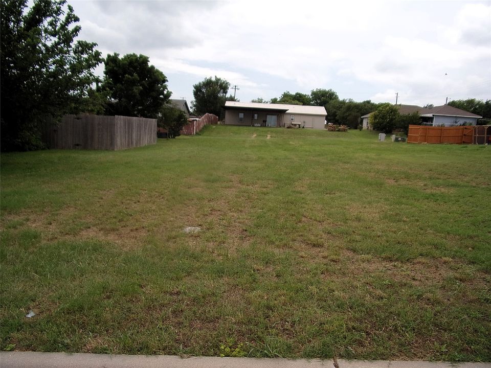 1st image of 111 Burkett Dr