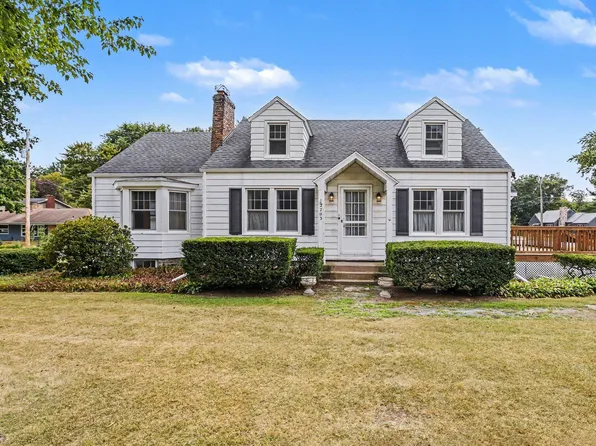 2703 Greenwood Ave, Trail Creek, IN 46360
