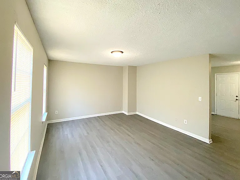 176 Smith Ave #A — Photo 3
