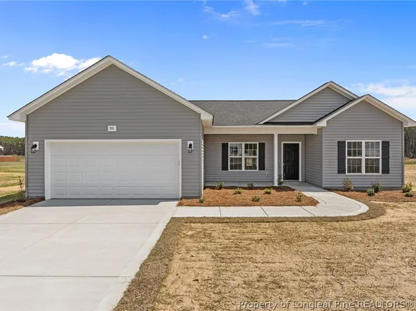 90 Orchard Ln, Parkton, NC 28371