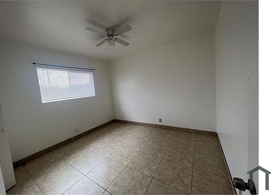 1st image of 419 W 6th Dr APT 4