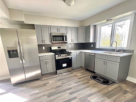 5th image of 131 Scio St
