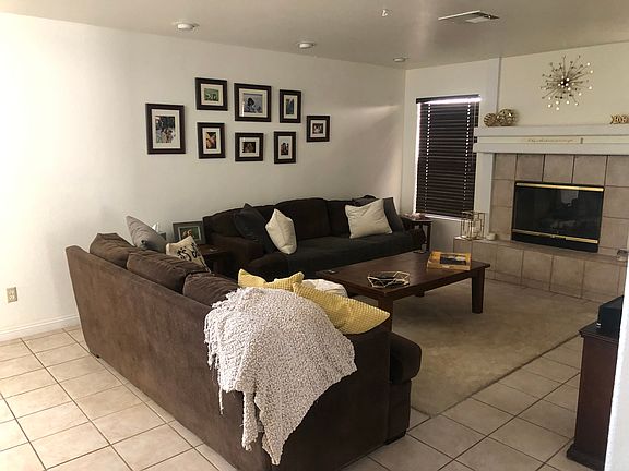 Living room with fireplace 