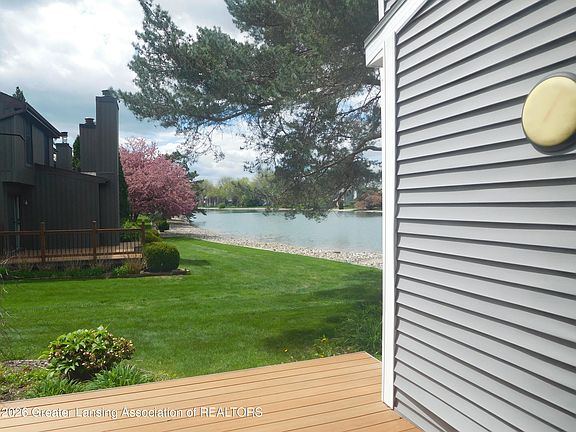3rd image of 1227 Chartwell Carriage Way N
