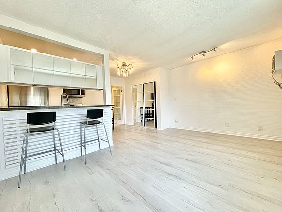 2nd image of 1315 N June St #201