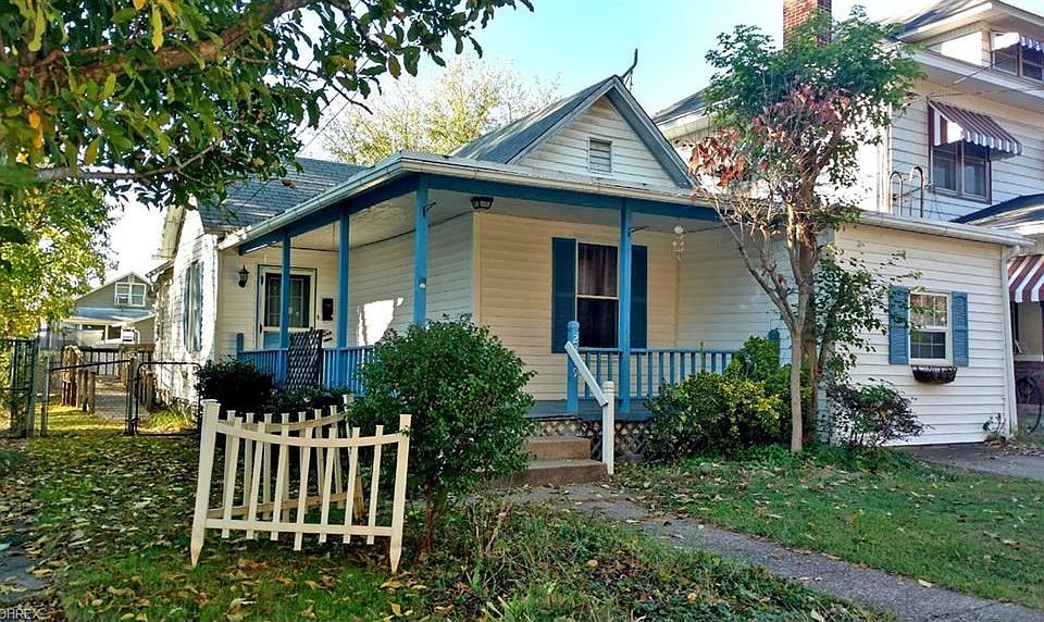 1st image of 2319 Oak St