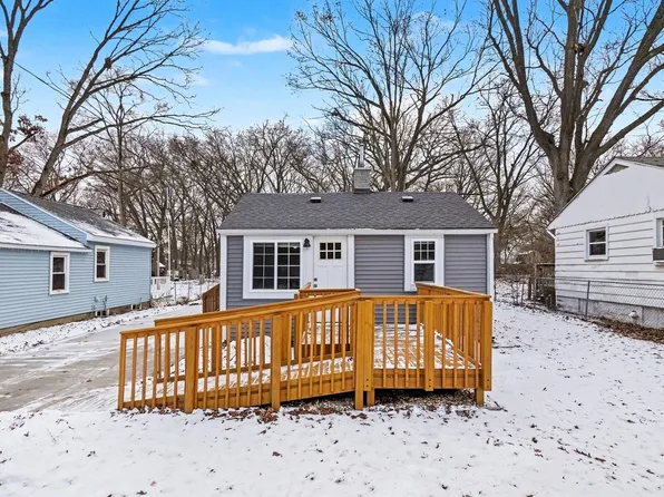 2731 Valk St, Norton Shores, MI 49444