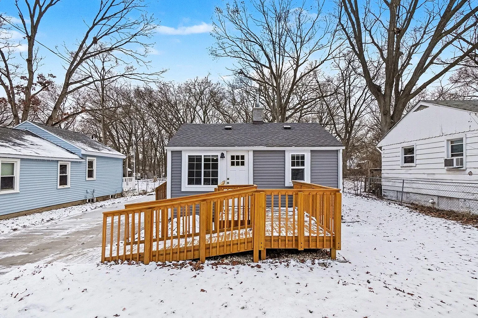 2731 Valk St photo 1